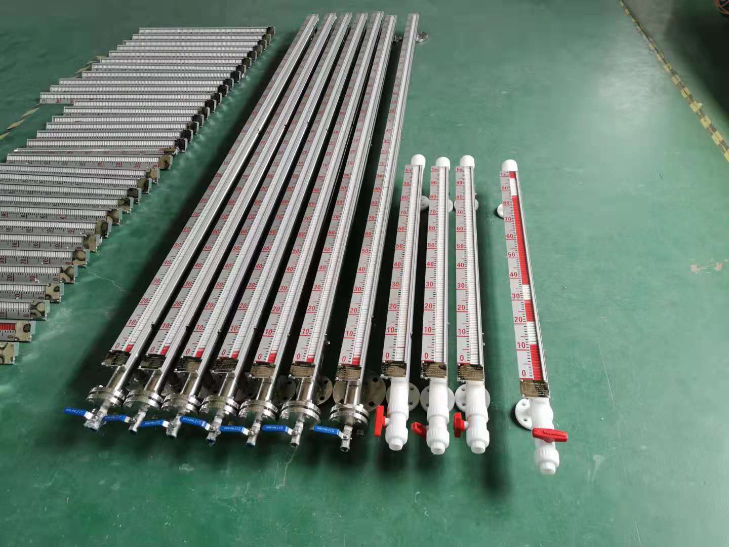 磁翻板液位計翻板自動翻轉(zhuǎn)的原因